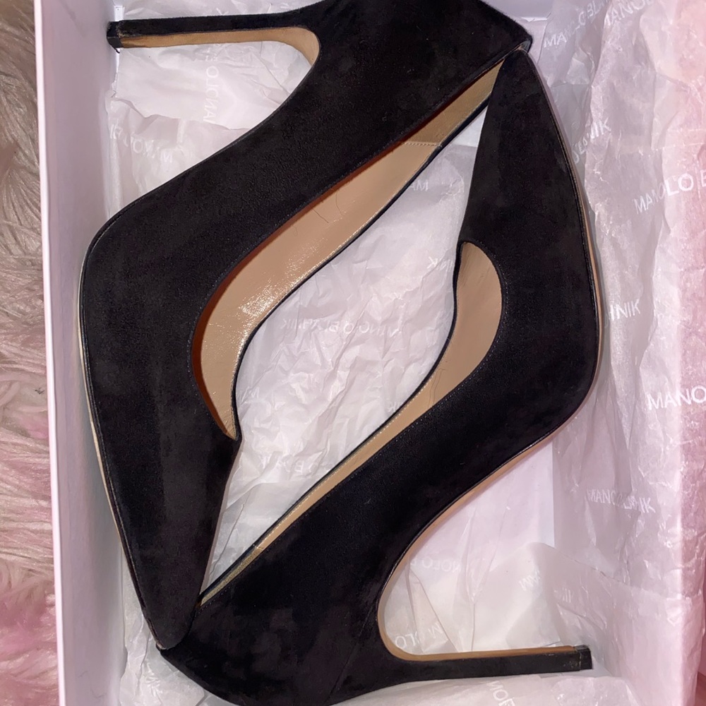 Manolo Blahnik
BB 105mm Black Suede Pumps